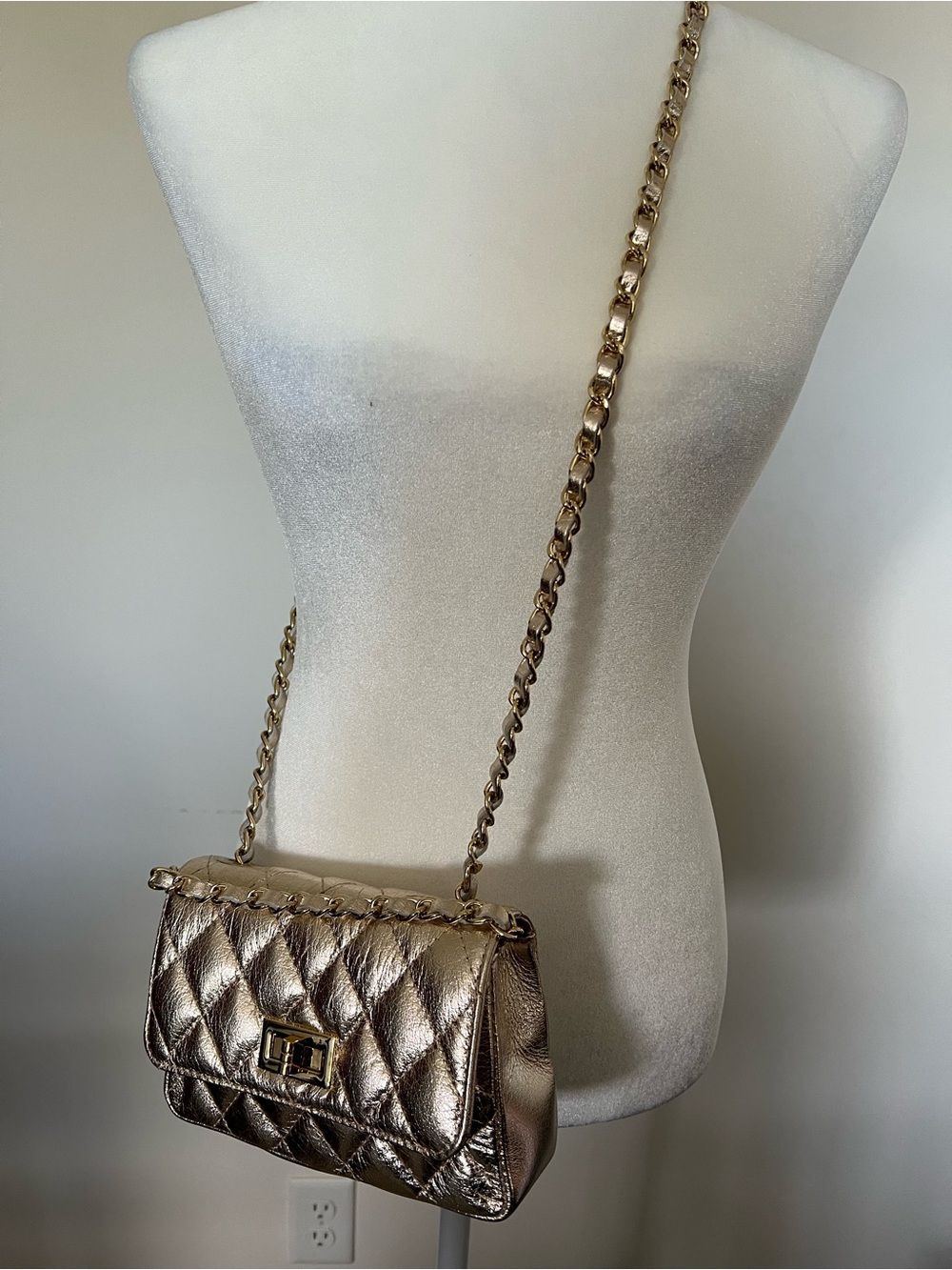 Quilted Metallic Gold Crossbody Bag with Chain Strap